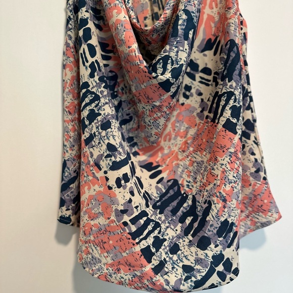 Black Rainn  Women’s Small Sleeveless Abstract Print Cowl Neck Flowy Blouse. - Picture 8 of 11